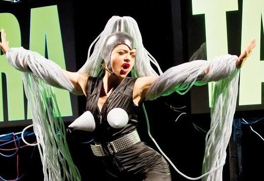 FOTO: Hlava v písku