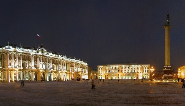 Jedno z náměstí Petrohradu