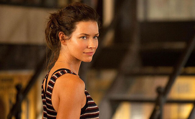 FOTO: Ocelová pěst - Evangeline Lilly - Falcon