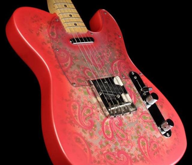 FOTO: Fender Telecaster Paisley Reissue