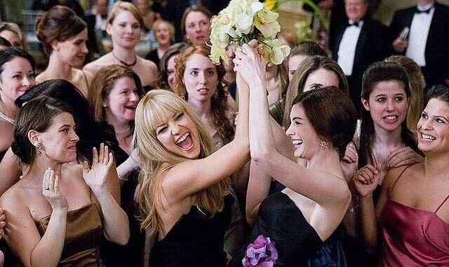 FOTO: Válka nevěst - Kate Hudson a Anne Hathaway - Fox 2000 pictures