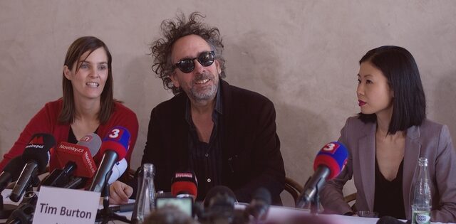 FOTO: Tim Burton v Praze na zahájení své výstavy