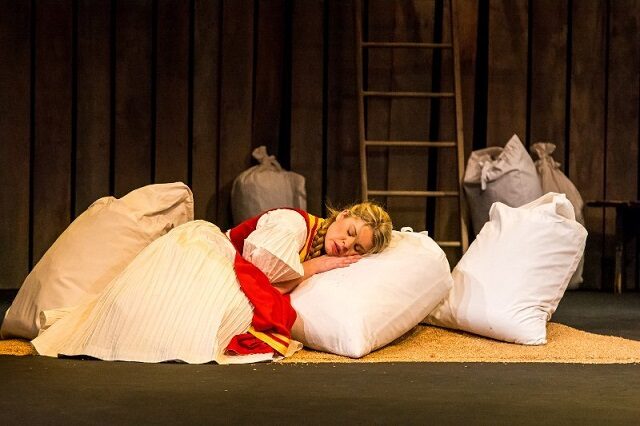 FOTO: Maryša marně přemlouvá otce