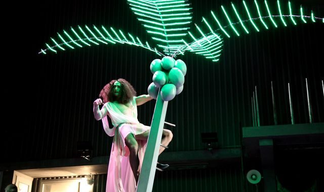 Foto: Karel Dobrý v roli Iris