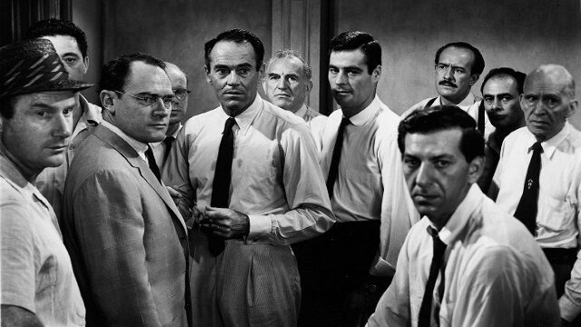 FOTO: 12 rozhněvaných mužů