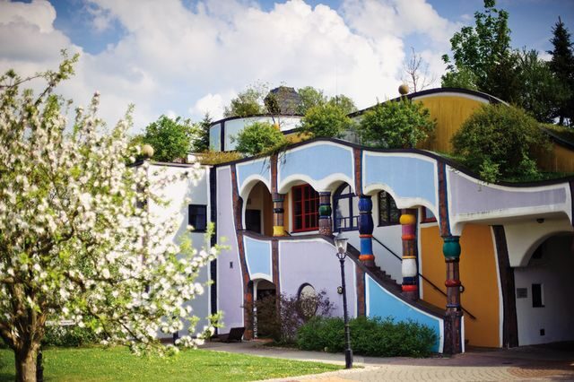 rogner-bad-blumau-spa-hotel-friedensreich-hundertwasser-austria-05