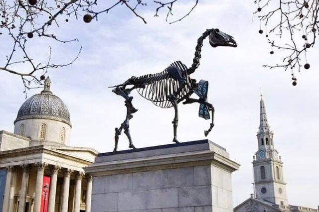 gift-horse-by-hans-haacke-on-the-fourth-plinth-london-