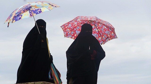 burka-muslimove-zeny-uprchlici