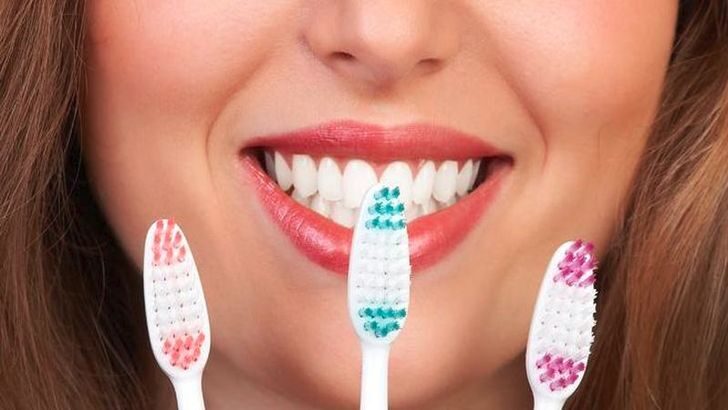 Jak si vybrat zubní kartáček