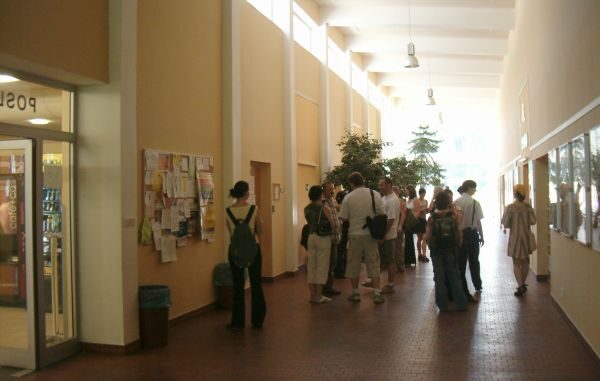 FOTO: Vysoká škola