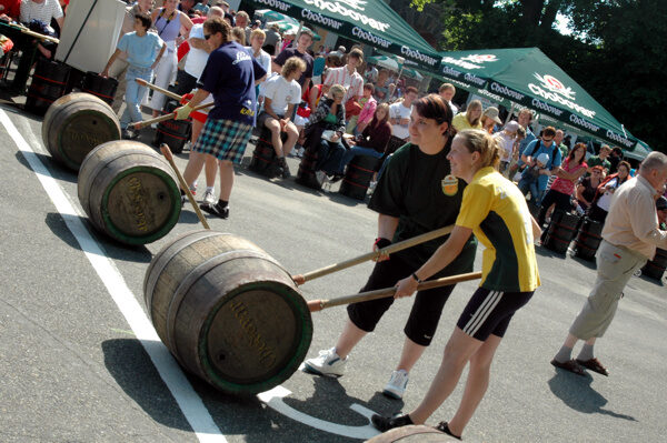 FOTO: Mistrovství světa v koulení pivních sudů 2009, Chodová Planá