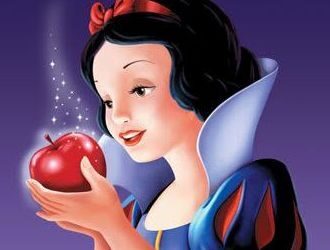 FOTO: Sněhurka s jablkem, Zdroj: distributor