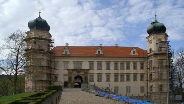 FOTO: Zámek v Mníšku pod Brdy