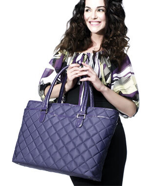 FOTO: kabelka na notebook