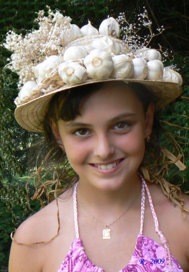 FOTO: Česnekový klobouk