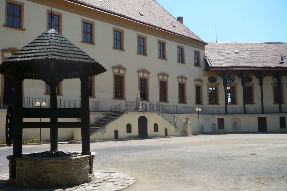 Znojmo nádvoří hradu