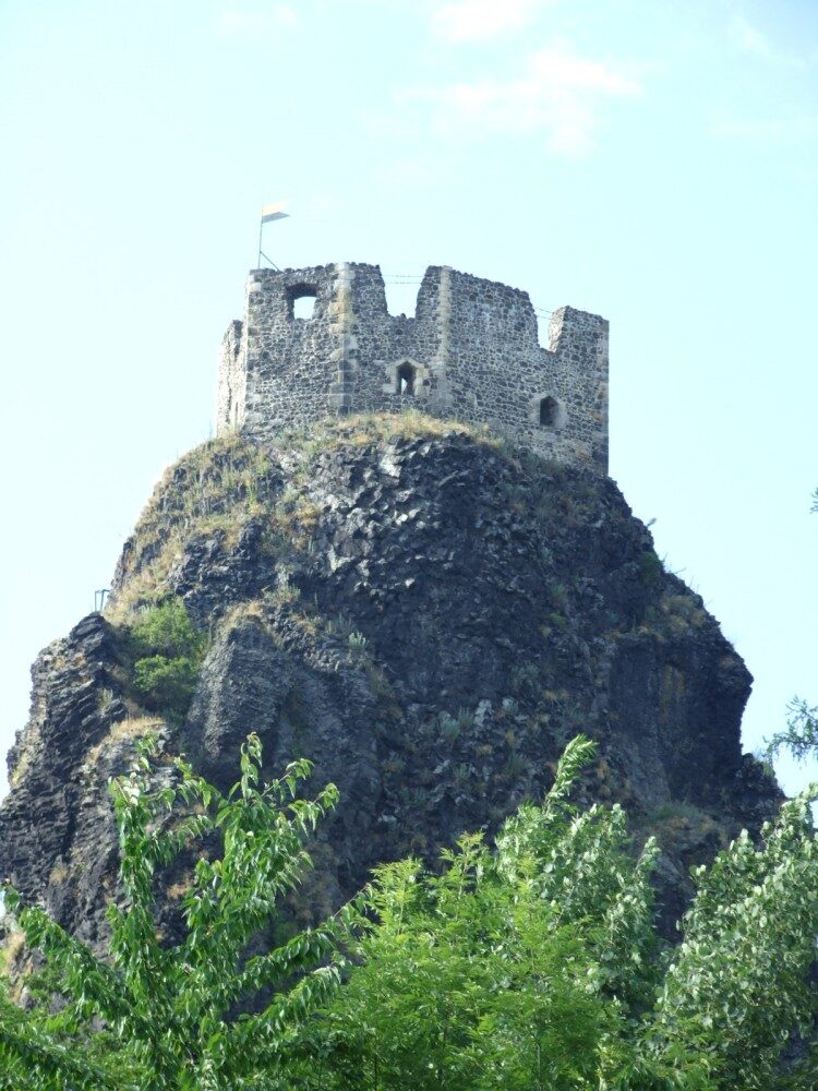 FOTO: Trosky, věž Baba