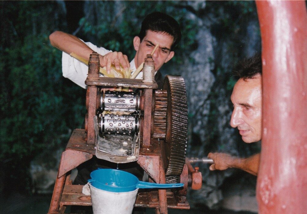 FOTO: lisování ckrové třtiny